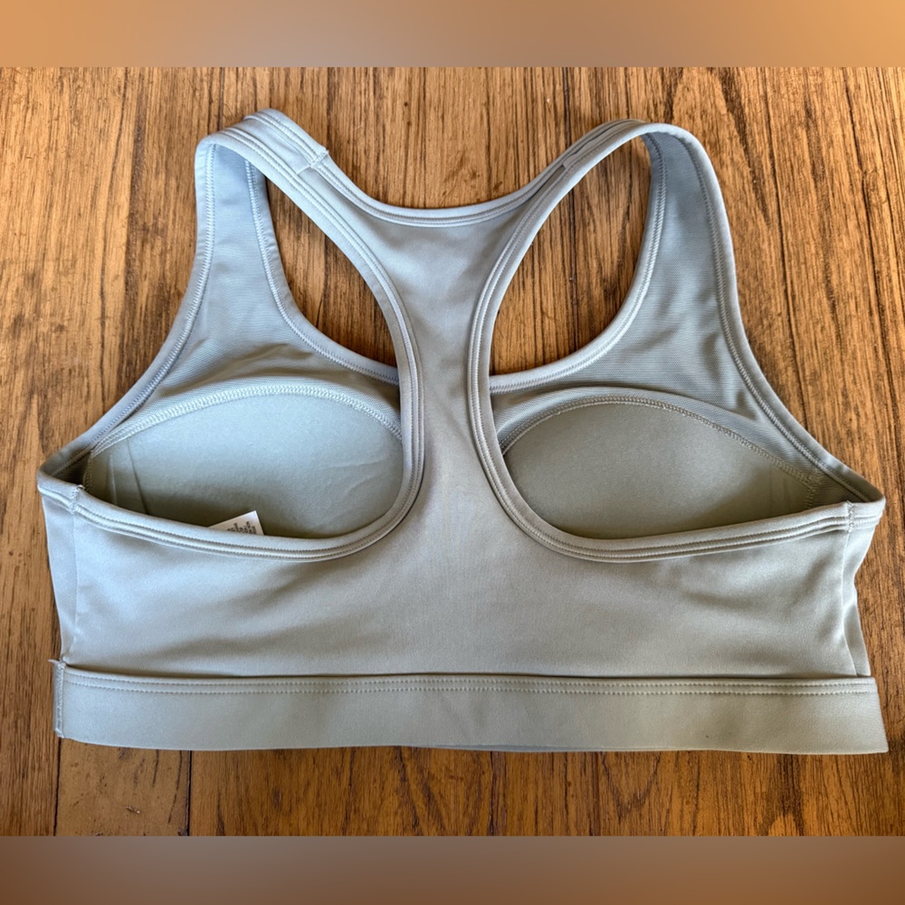 Nike Women's Swoosh Padded Medium Support Sports Bra Light Army Green Olive M - Picture 2 of 3